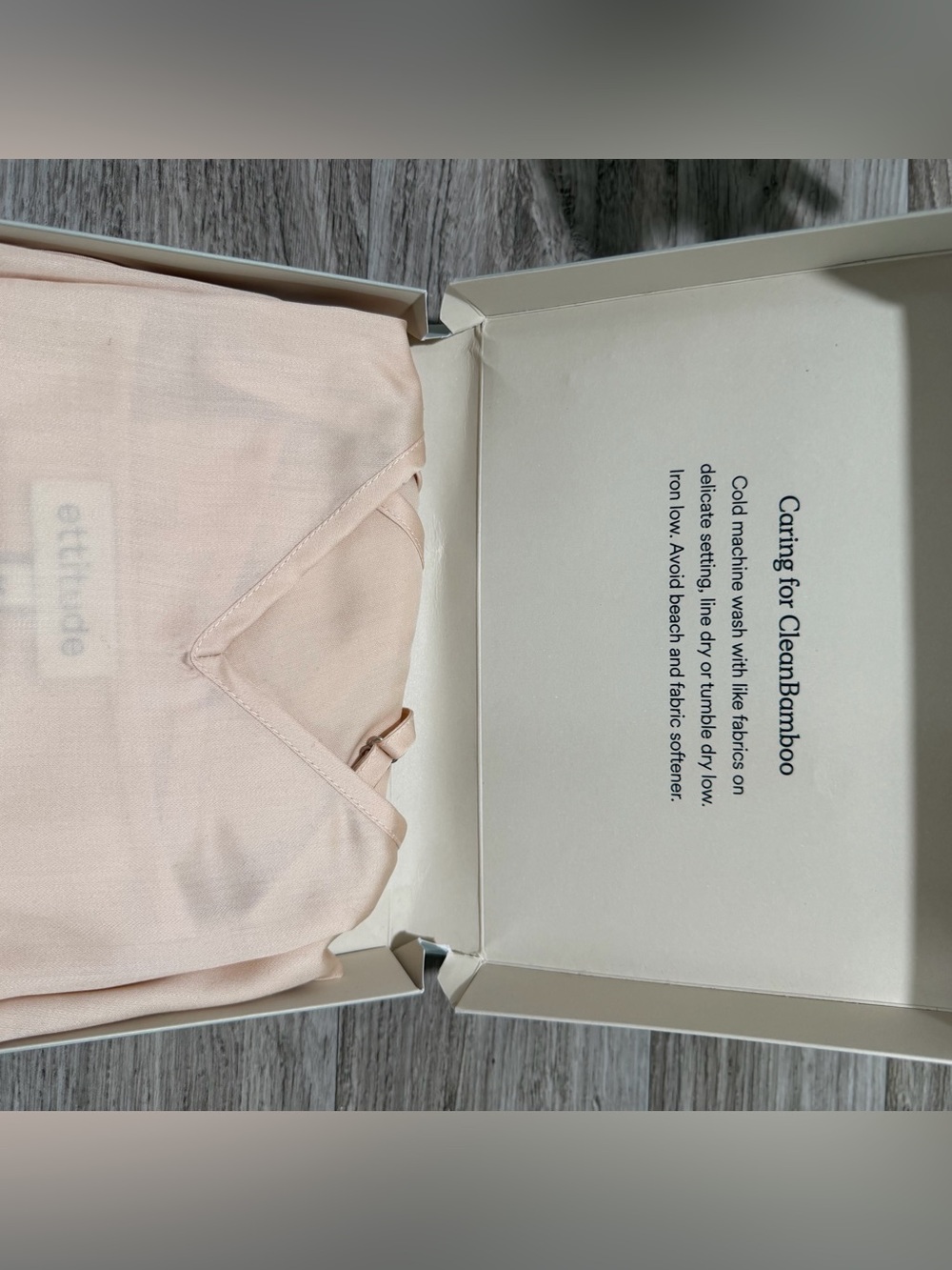 Ettitude 100% Bamboo Lyocell Sateen V-Neck Cami in Oat Size Medium - Picture 4 of 6